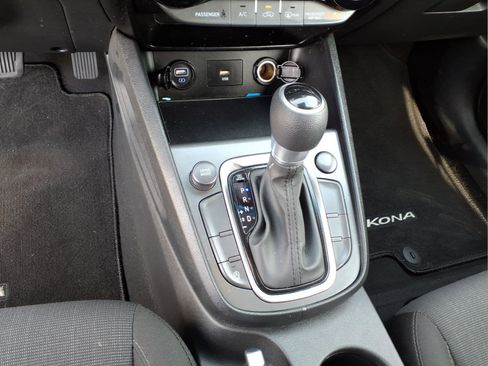 Used 2022 Hyundai Kona SEL image 23