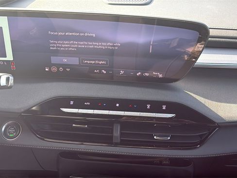 Used 2025 Buick Enclave Sport Touring w/ Power Package image 20