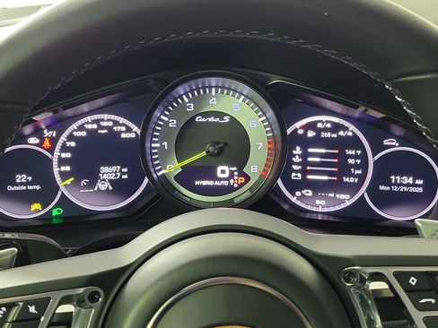 Used 2022 Porsche Cayenne Turbo S image 15