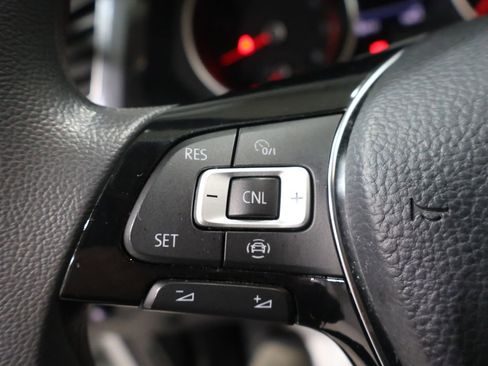 Used 2021 Volkswagen Tiguan S image 33