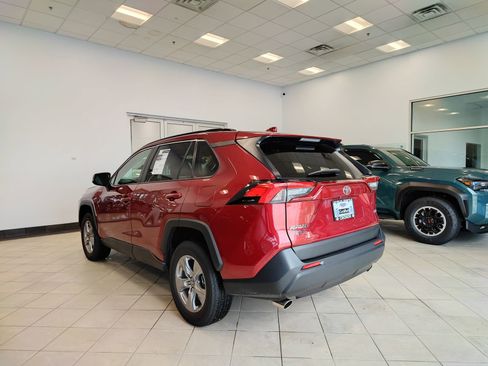 Used 2025 Toyota RAV4 XLE FWD image 4