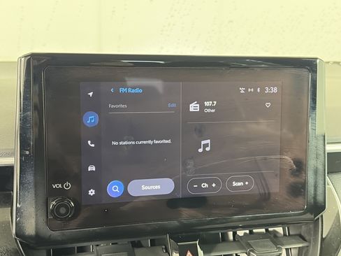 Used 2024 Toyota Corolla LE image 17