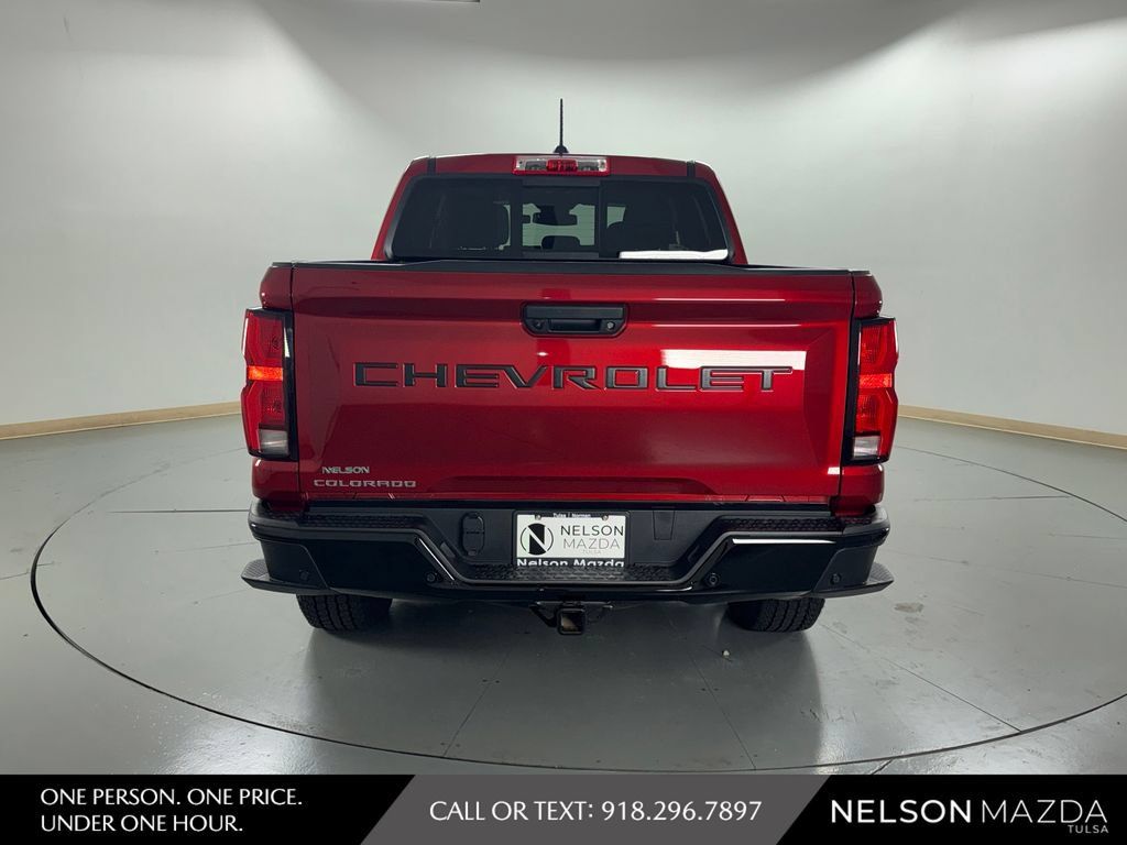 Used 2024 Chevrolet Colorado Z71 w/ Z71 Convenience Package 2 AWD/4WD image 7