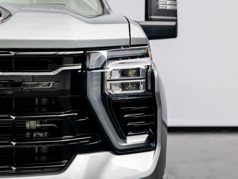 Used 2025 Chevrolet Silverado 2500 LTZ w/ LTZ Plus Package image 6