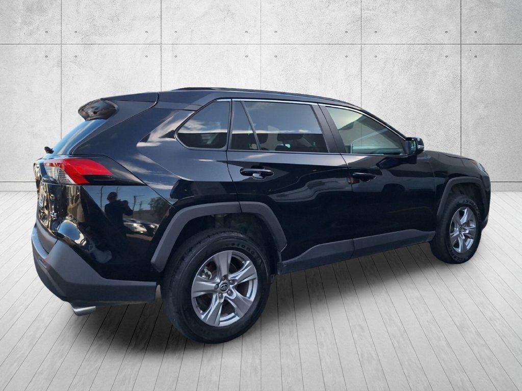Used 2025 Toyota RAV4 XLE FWD image 5