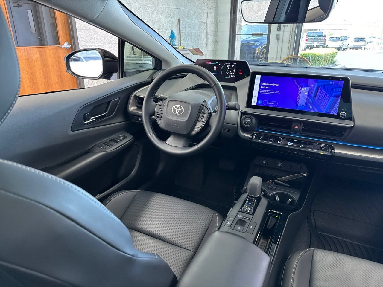 Used 2025 Toyota Prius XLE FWD image 44