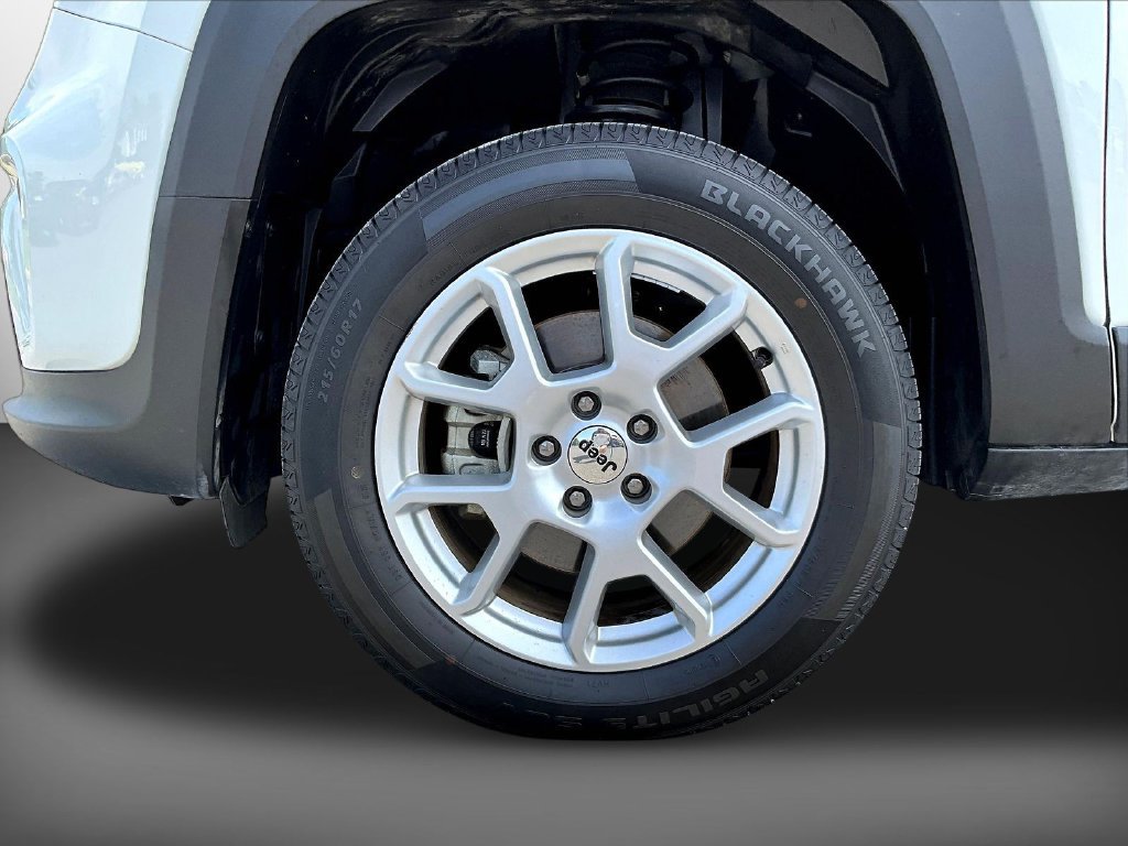 Used 2023 Jeep Renegade Latitude AWD/4WD image 30