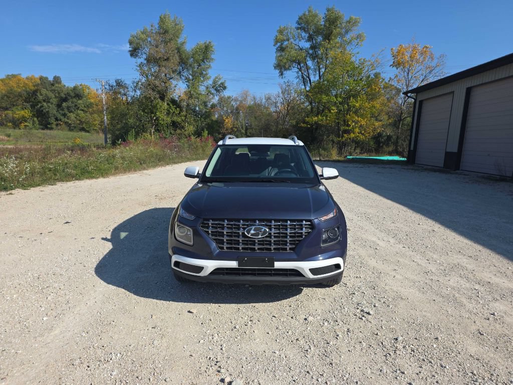 Used 2026 Hyundai Venue SEL FWD image 2