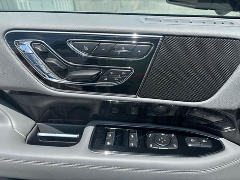 Used 2018 Lincoln Navigator L Reserve w/ Technology Package AWD/4WD image 18
