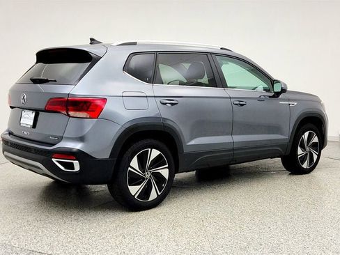 Used 2024 Volkswagen Taos SE image 5