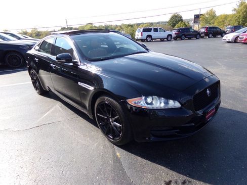 Used 2013 Jaguar XJ AWD image 7
