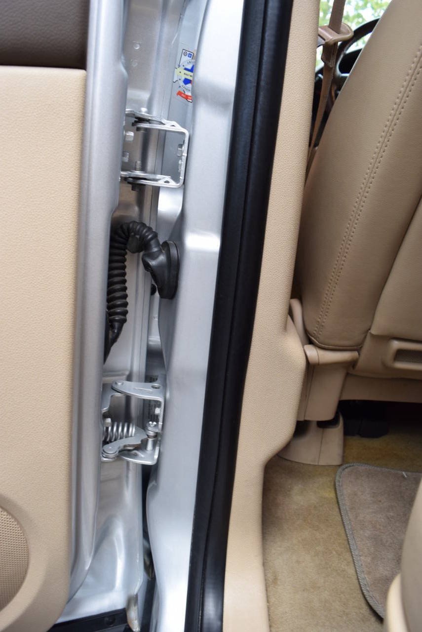 Used 2014 Chevrolet Suburban LTZ RWD image 49