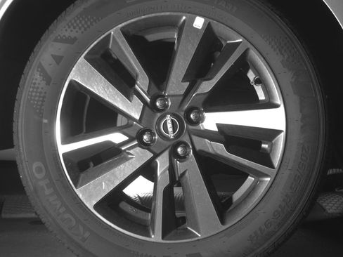 Used 2025 Nissan Versa SV image 15