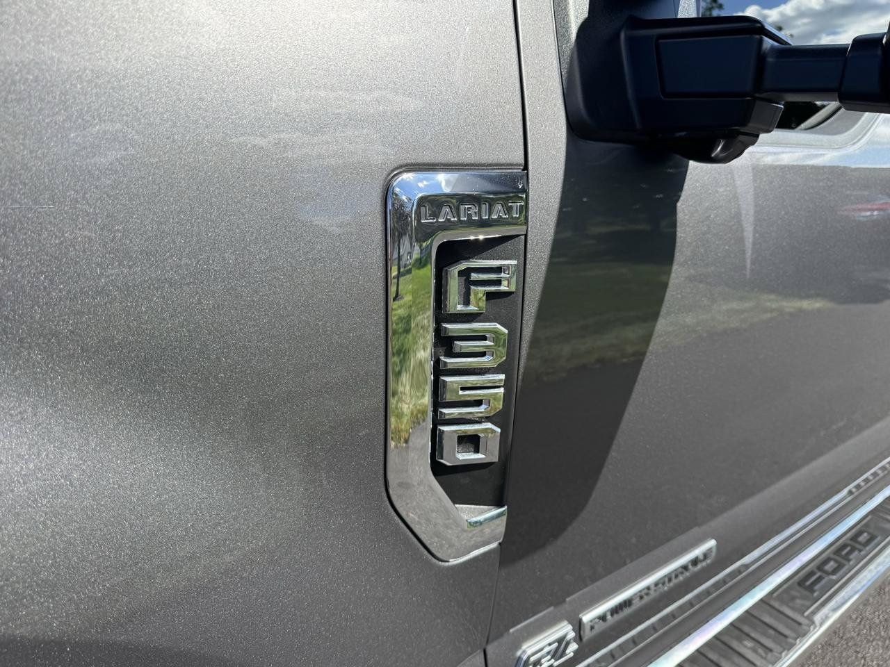 Used 2022 Ford F350 Lariat w/ Lariat Ultimate Package AWD/4WD image 26
