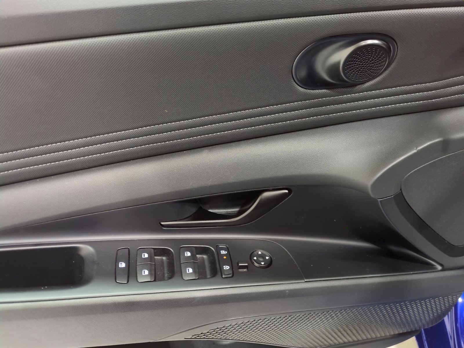 Used 2025 Hyundai Elantra Sport FWD image 16