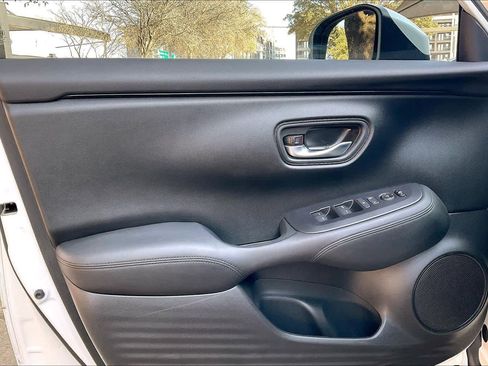 Used 2023 Honda HR-V LX image 19