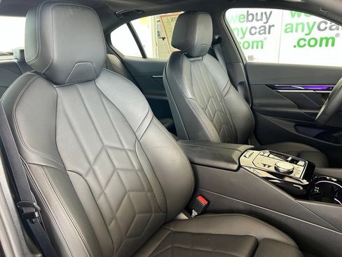 Used 2025 BMW i5 eDrive40i RWD image 25
