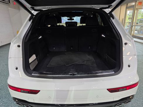Used 2024 Audi SQ5 Prestige AWD/4WD image 25