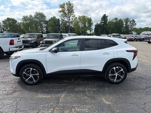 Used 2025 Chevrolet Trax RS w/ Driver Confidence Package FWD image 5