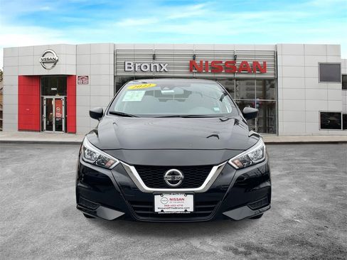 Used 2022 Nissan Versa S image 2