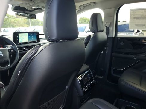 New 2025 Lincoln Aviator 2WD w/ Jet Appearance Package image 10