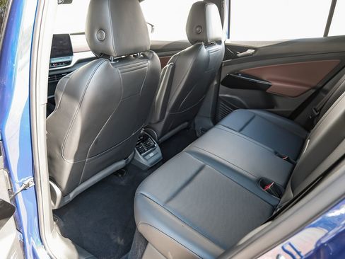 Used 2021 Volkswagen ID.4 Pro S image 39