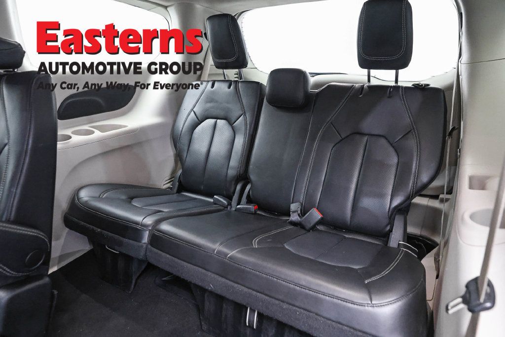 Used 2023 Chrysler Pacifica Touring-L FWD image 28