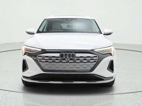 Used 2024 Audi Q8 e-tron Premium Plus AWD/4WD image 2