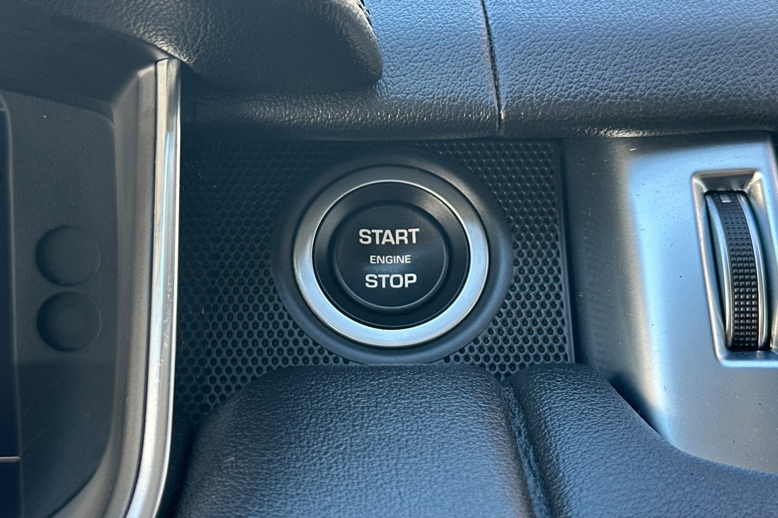 Used 2019 Land Rover Range Rover Sport HSE AWD/4WD image 24