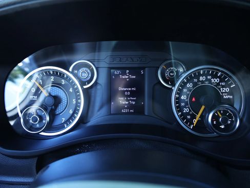 Used 2022 RAM 2500 Tradesman w/ Chrome Appearance Group image 11