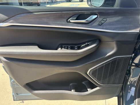 New 2026 Jeep Grand Cherokee Limited w/ Limited Altitude Package RWD image 19