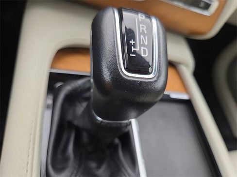 Used 2021 Volvo XC90 T6 Momentum w/ Advanced Package image 17