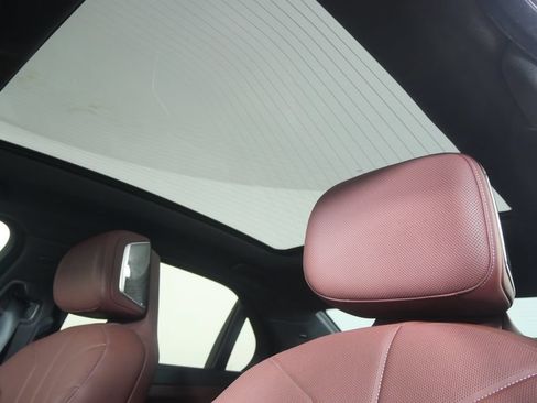 Certified 2023 BMW 740i RWD image 12