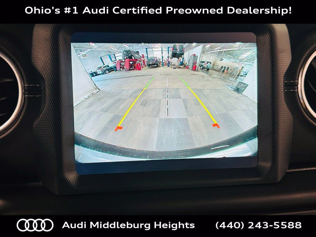 Used 2021 Jeep Wrangler Unlimited Sahara AWD/4WD image 15