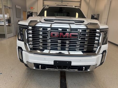 New 2026 GMC Sierra 3500 Denali w/ Technology Package image 7