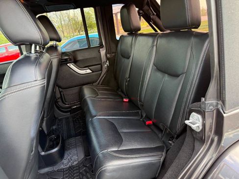 Used 2016 Jeep Wrangler Unlimited Sahara w/ Dual Top Group image 36