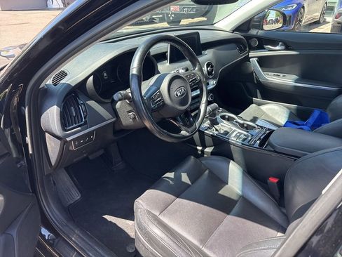 Used 2018 Kia Stinger Premium AWD/4WD image 18