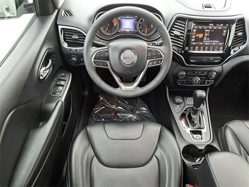 Used 2022 Jeep Cherokee Limited w/ Elite Package image 11