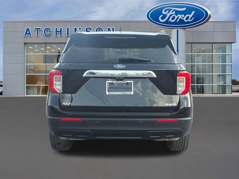 Used 2024 Ford Explorer XLT AWD/4WD image 7