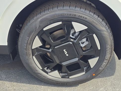 New 2026 Kia Carnival EX image 12