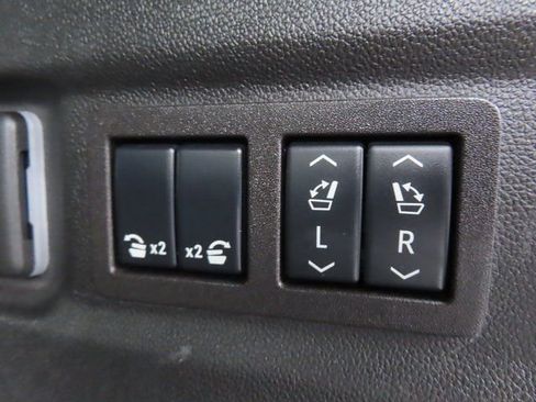 Certified 2025 GMC Yukon XL Denali image 34