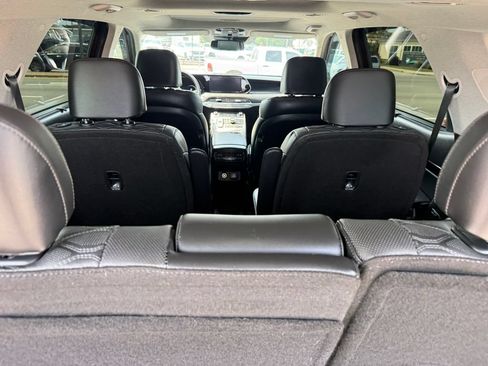 Used 2021 Hyundai Palisade Limited FWD image 9