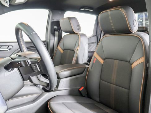 Used 2024 GMC Canyon AT4 w/ Technology Package image 7