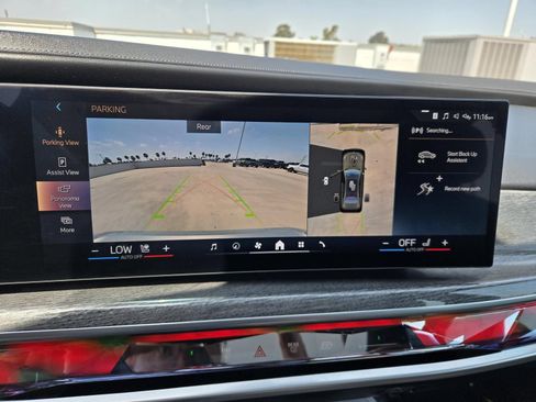 Used 2023 BMW 740i w/ Parking Assistance Package RWD image 10