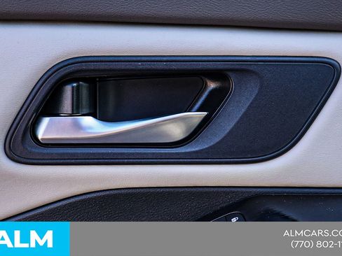 Used 2025 Nissan Rogue SV image 42