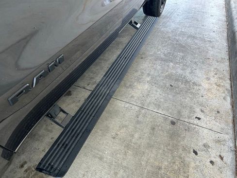 Used 2023 RAM 1500 Laramie RWD image 18