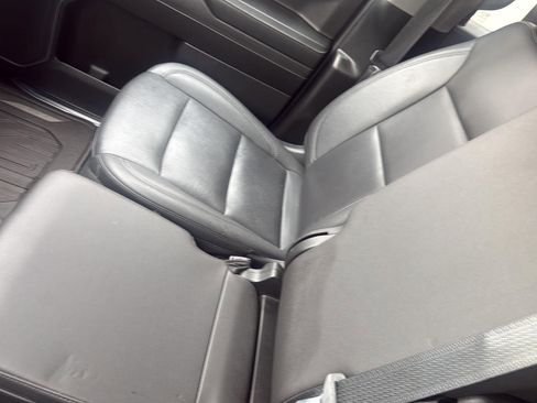 Used 2025 GMC Sierra 1500 SLT image 31