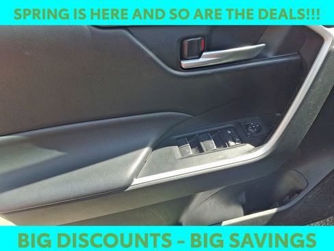 Used 2023 Toyota RAV4 XLE Premium image 8