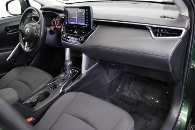 Used 2022 Toyota Corolla Cross LE w/ Moonroof Package FWD image 27