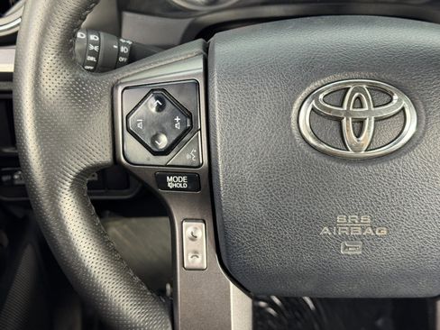 Used 2019 Toyota Tacoma TRD Sport w/ Technology Package image 19